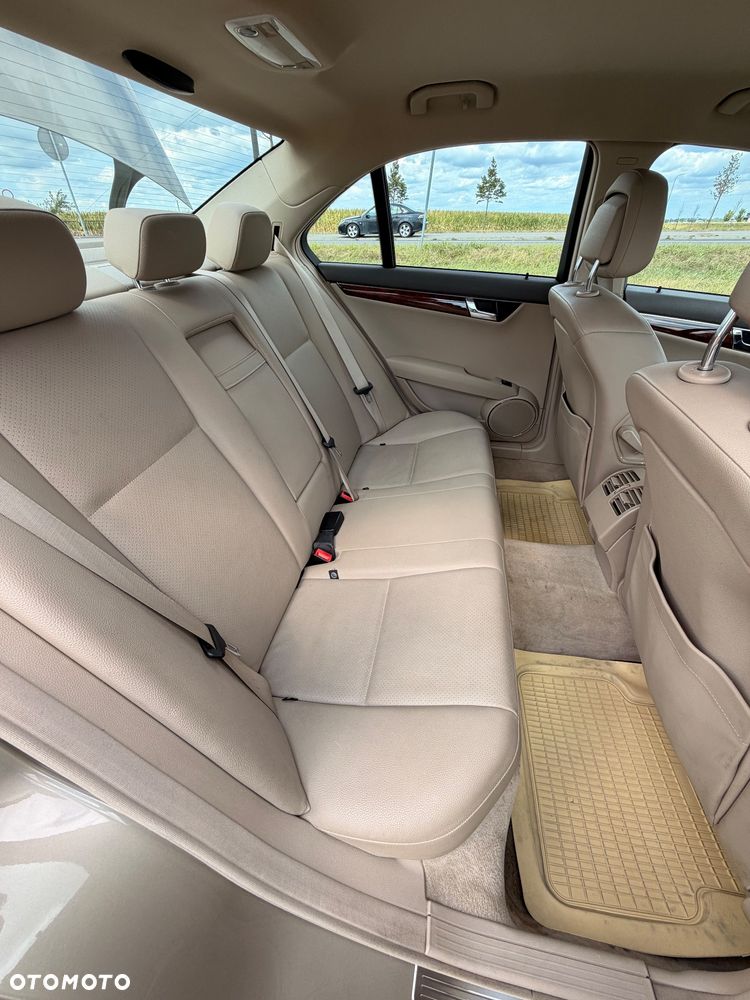 Mercedes-Benz Klasa C 200 CDI BlueEff Elegance - 9
