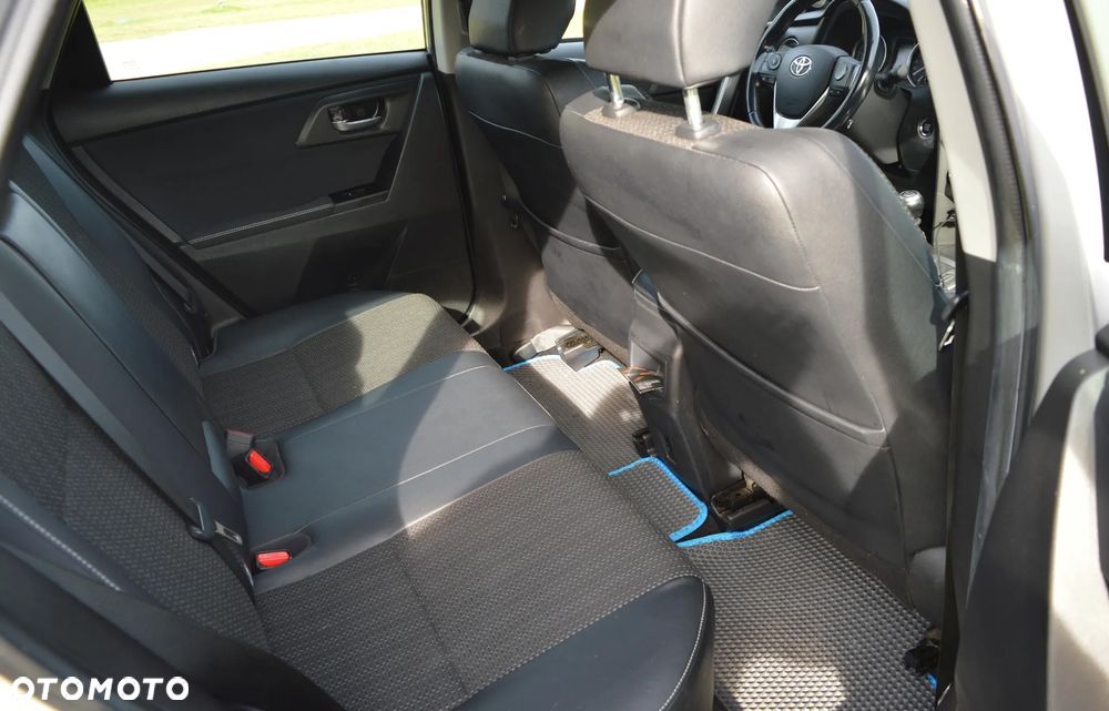 Toyota Auris 2.0 D-4D Prestige - 17
