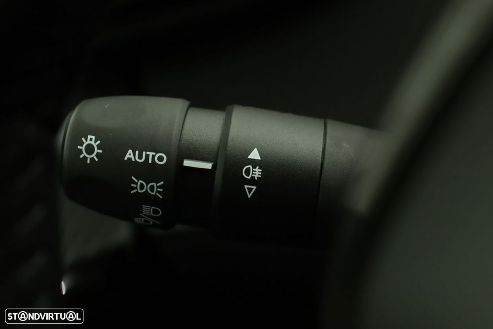 Peugeot 2008 1.2 PureTech Allure - 16