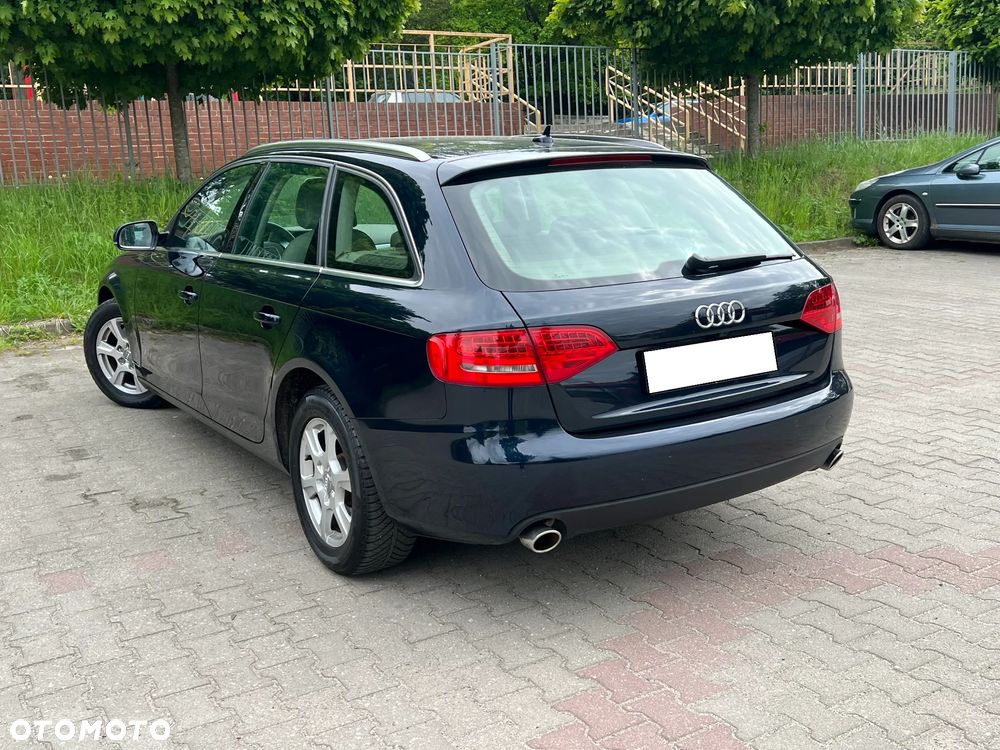 Audi A4 Avant - 4