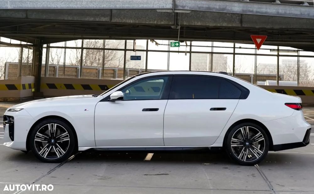 BMW Seria 7 740d xDrive MHEV - 7