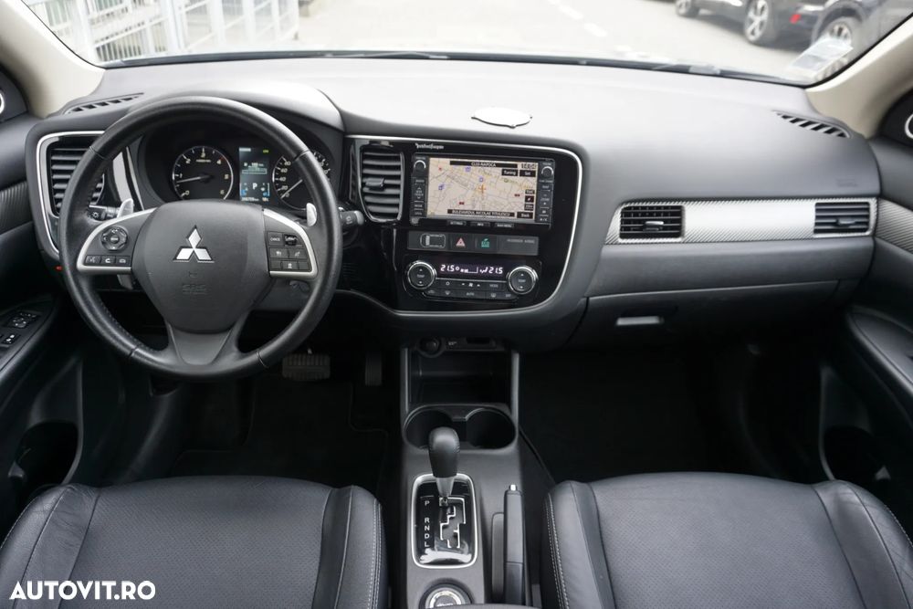 Mitsubishi Outlander 2.2 DI-D 4WD Automatik Instyle - 3