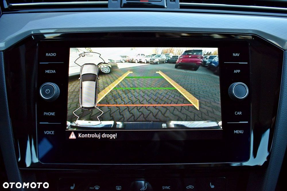 Volkswagen Passat - 20