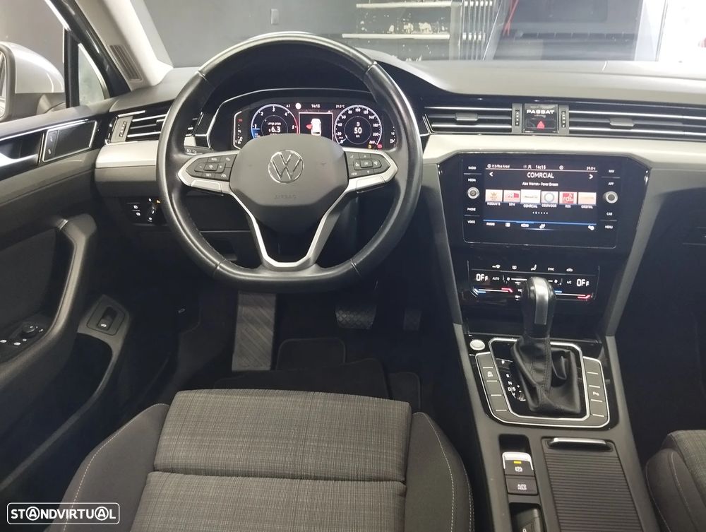 VW Passat Variant 2.0 TDI Business DSG - 14