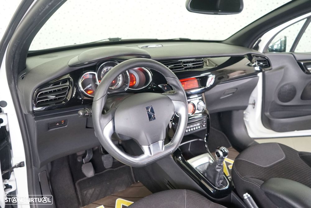 Citroën DS3 1.6 e-HDi So Chic - 14