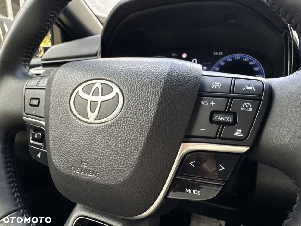 Toyota Camry - 21