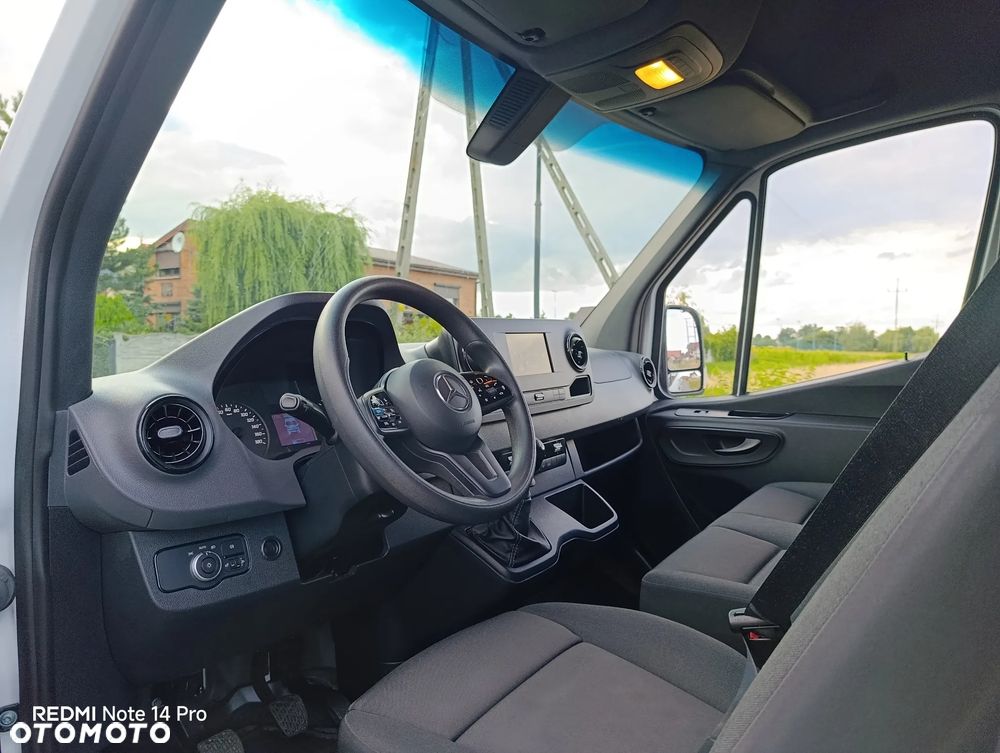 Mercedes-Benz Sprinter - 26