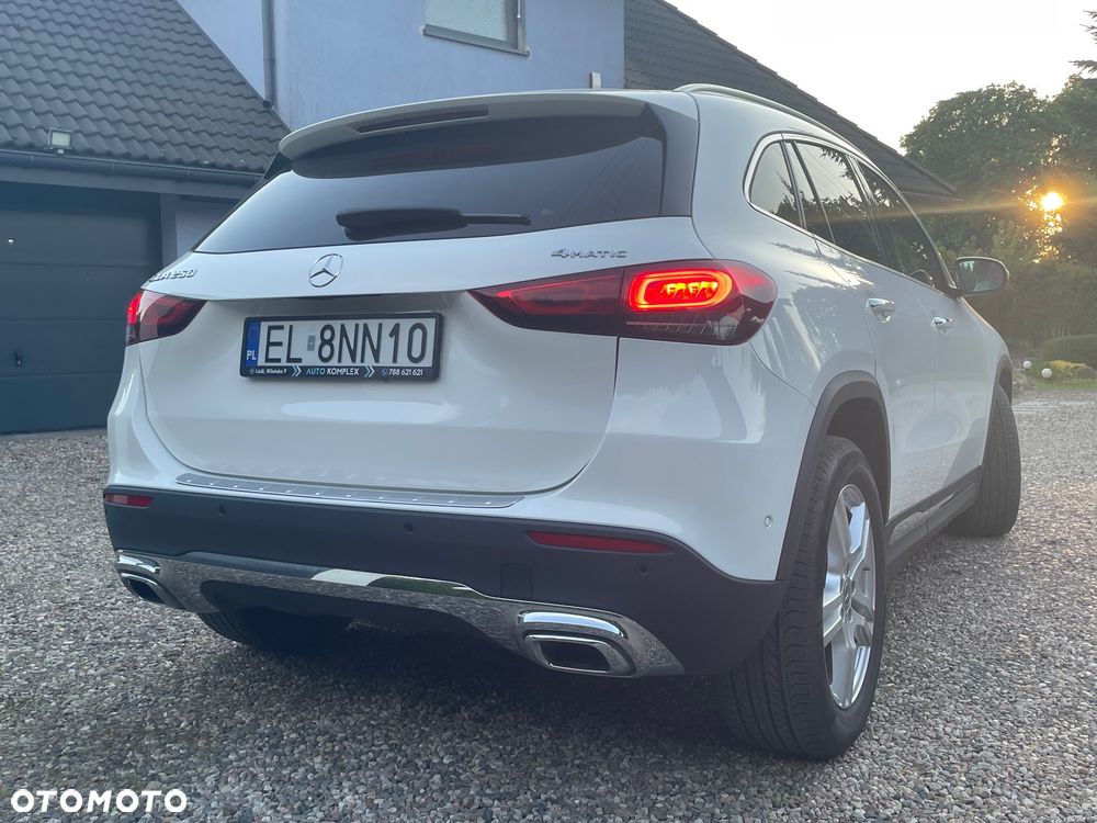 Mercedes-Benz GLA 250 4-Matic - 8
