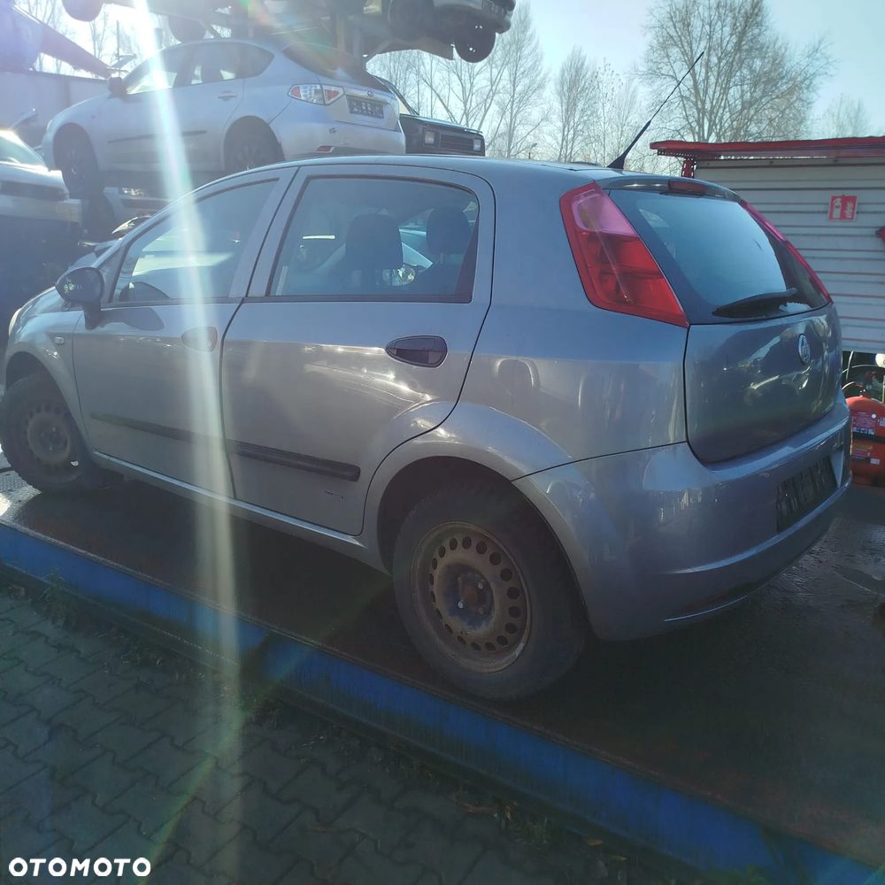 Fiat Grande Punto na części . - 8