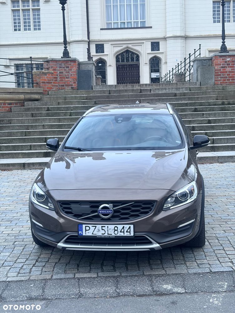 Volvo V60 Cross Country D4 Drive-E Summum - 1
