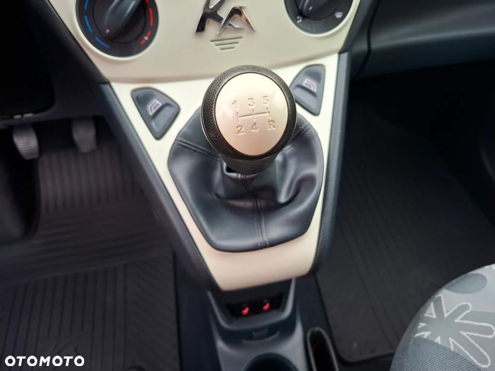 Ford KA 1.2 Ambiente - 33
