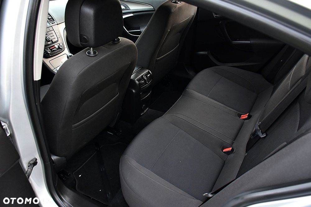 Opel Insignia 1.8 Executive - 36