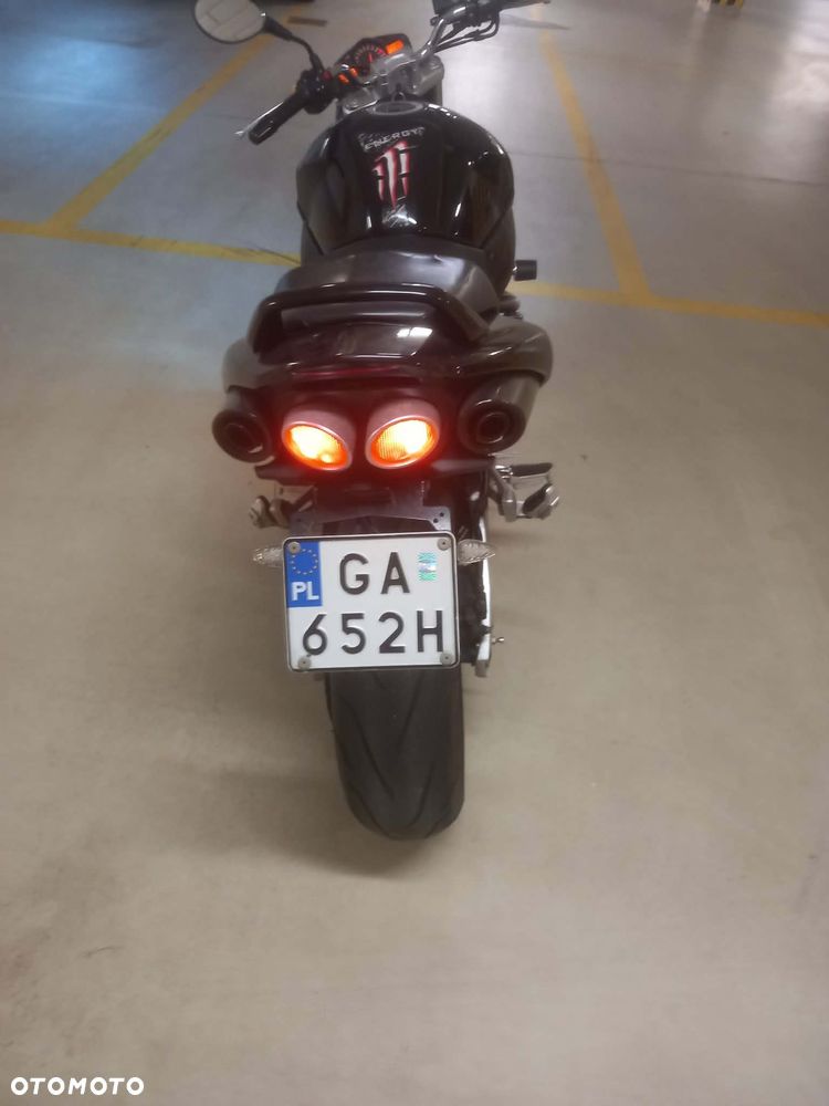 Suzuki GSR - 5