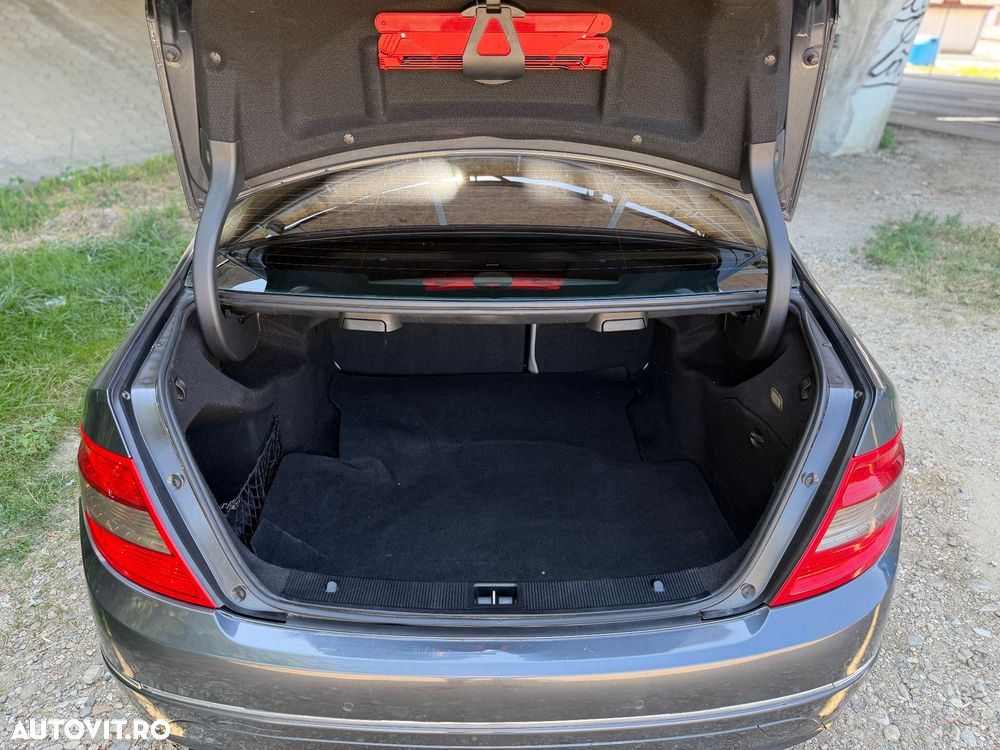 Mercedes-Benz C 200 CDI BlueEFFICIENCY - 12