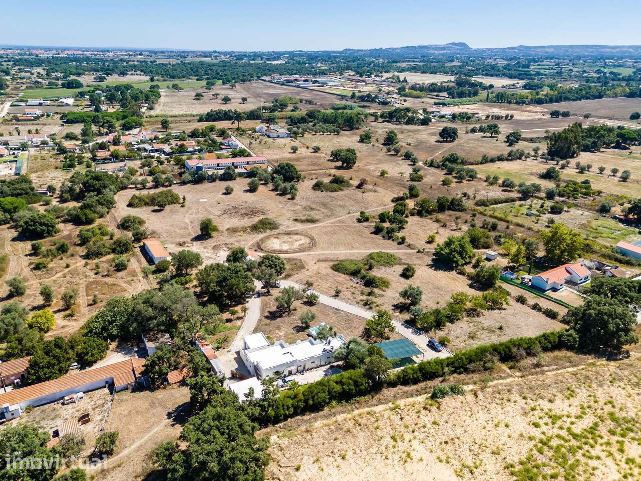 Herdade de 8000m2 com Moradia T3 + Habitação T2 | Moita - Grande imagem: 4/60