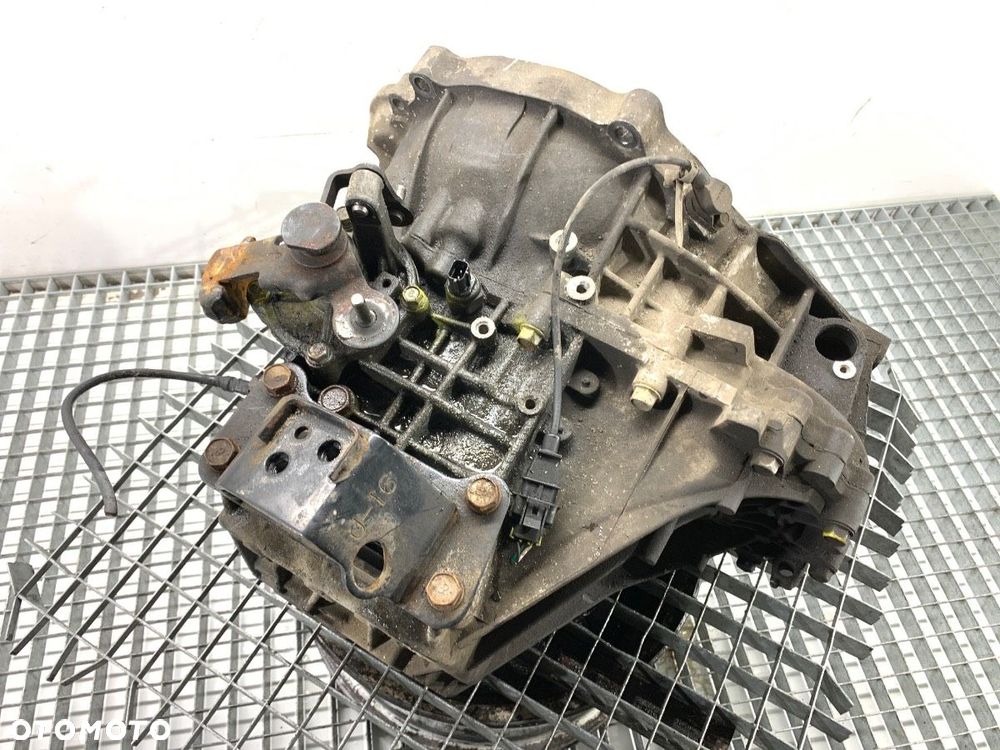 SKRZYNIA BIEGÓW  HYUNDAI i30 Kombi (FD) 2007 - 2012 1.6 CRDi 66 kW [90 KM] olej napędowy 2008 - - 6