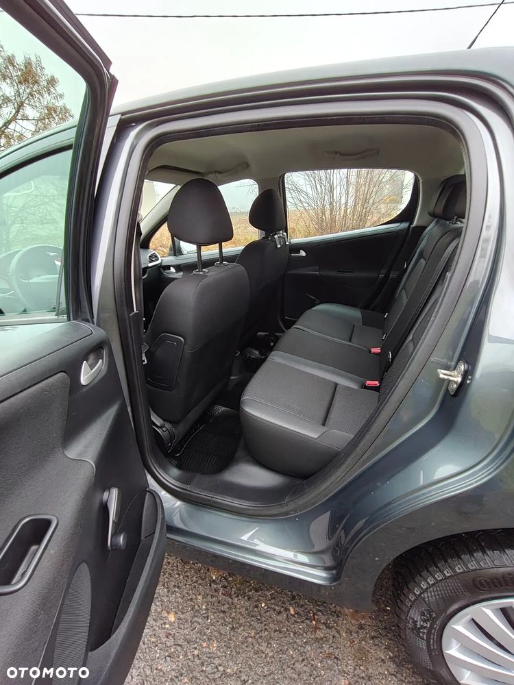 Peugeot 207 - 11