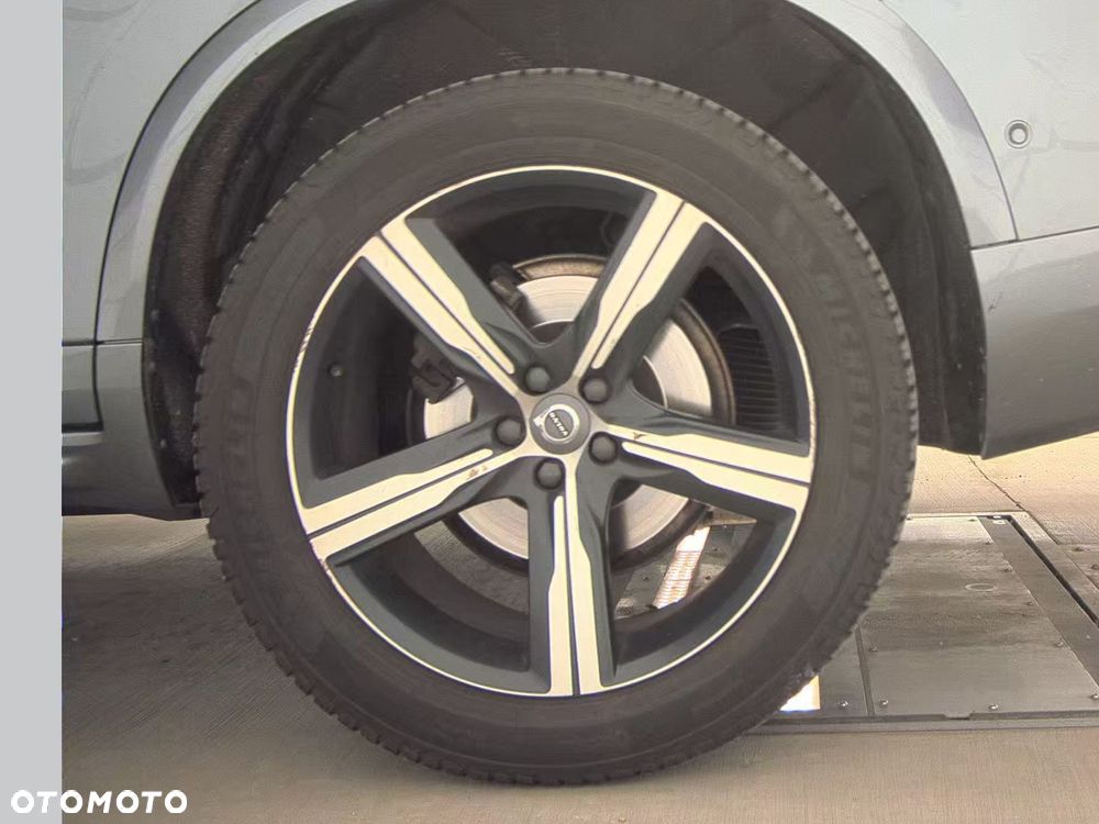 Volvo XC 90 - 21