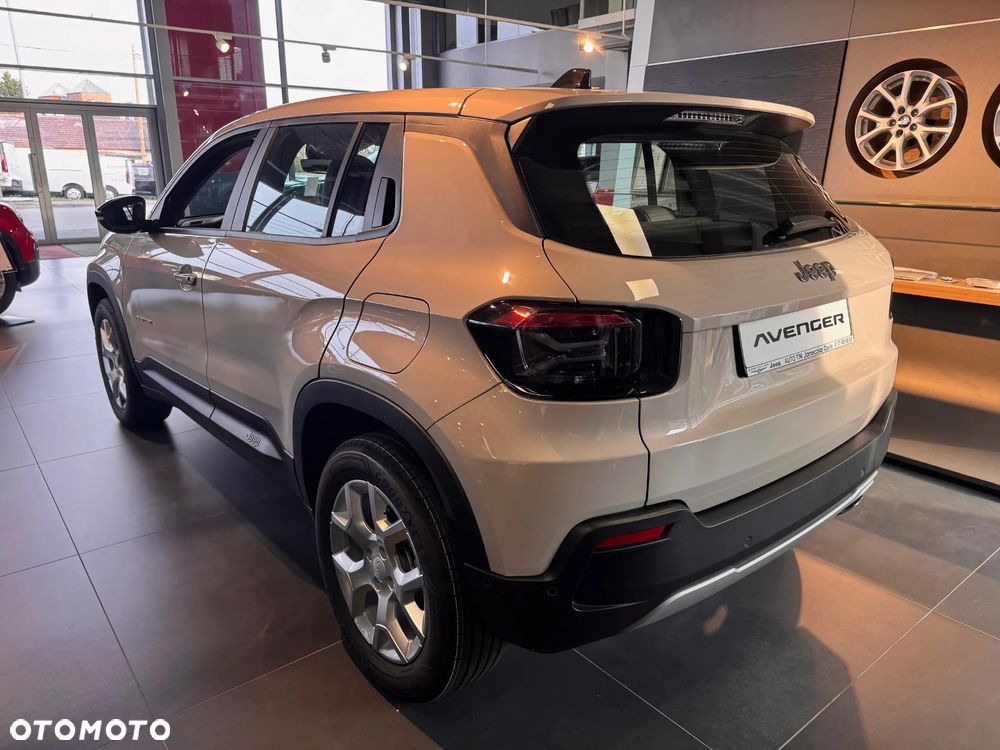 Jeep Avenger 1.2 T3 mHEV Altitude FWD eDCT6 - 4