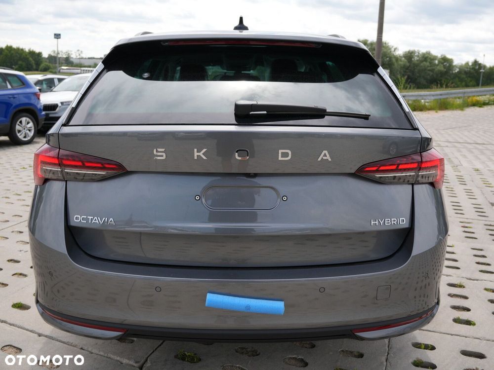 Skoda Octavia 1.5 TSI mHEV Drive Essence DSG - 14