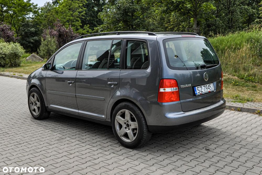 Volkswagen Touran - 3