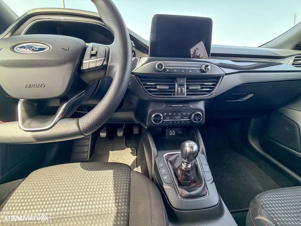 Ford Focus 1.0 EcoBoost S&S ST-LINE - 13