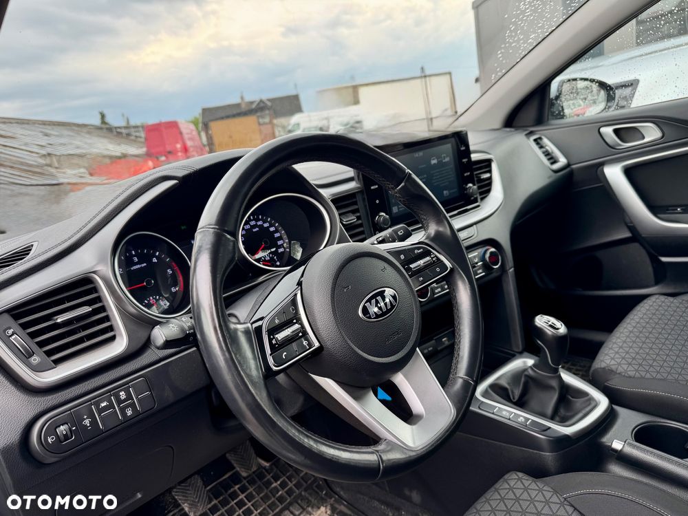 Kia Ceed 1.6 CRDi SCR M - 11