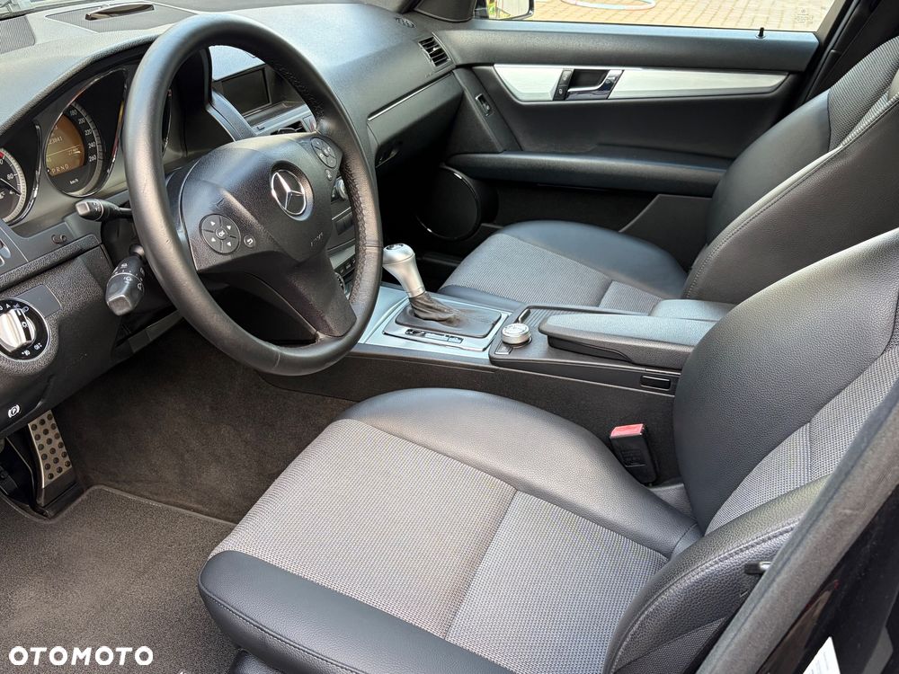 Mercedes-Benz Klasa C 180 Kompressor Automatik BlueEFFICIENCY Special Edition - 37