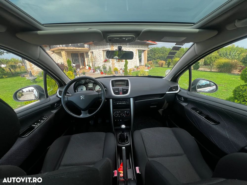 Peugeot 207 1.4 E Premium - 24