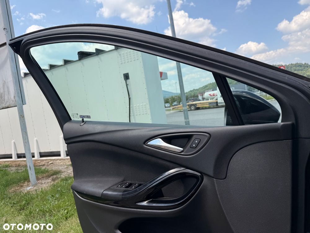 Opel Astra 1.6 BiTrb D (CDTI) Start/Stop Business - 12