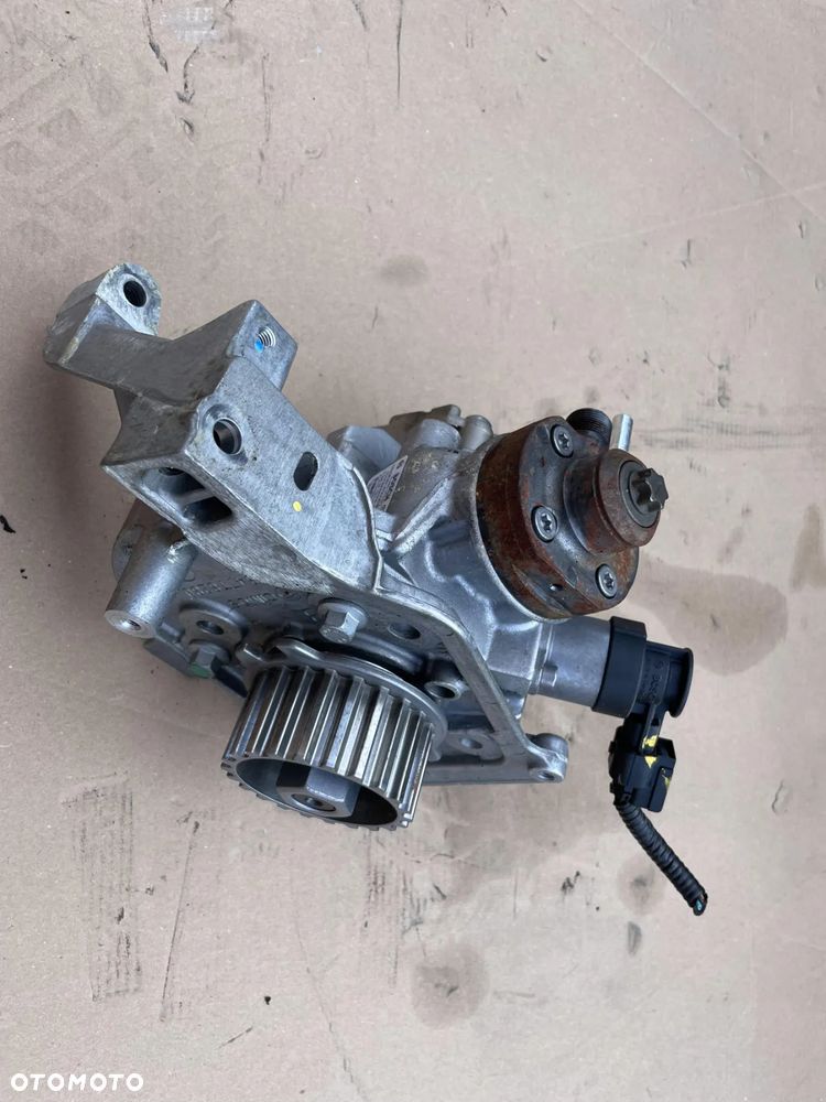 Pompa wtryskowa Ford Fiesta MK7 1.5 TDCI UGJC - 1