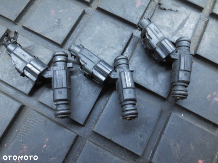 WTRYSK WTRYSKIWACZ HYUNDAI ATOS 1.1 35310-22600 POSIADAM 12 SZTUK - 2