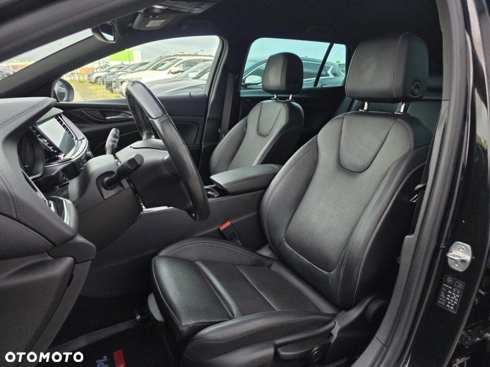 Opel Insignia - 18