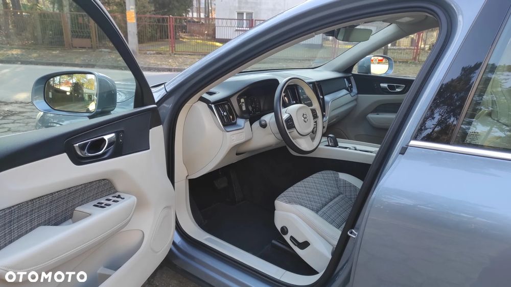 Volvo XC 60 ver-b4-d-awd-momentum-pro - 8