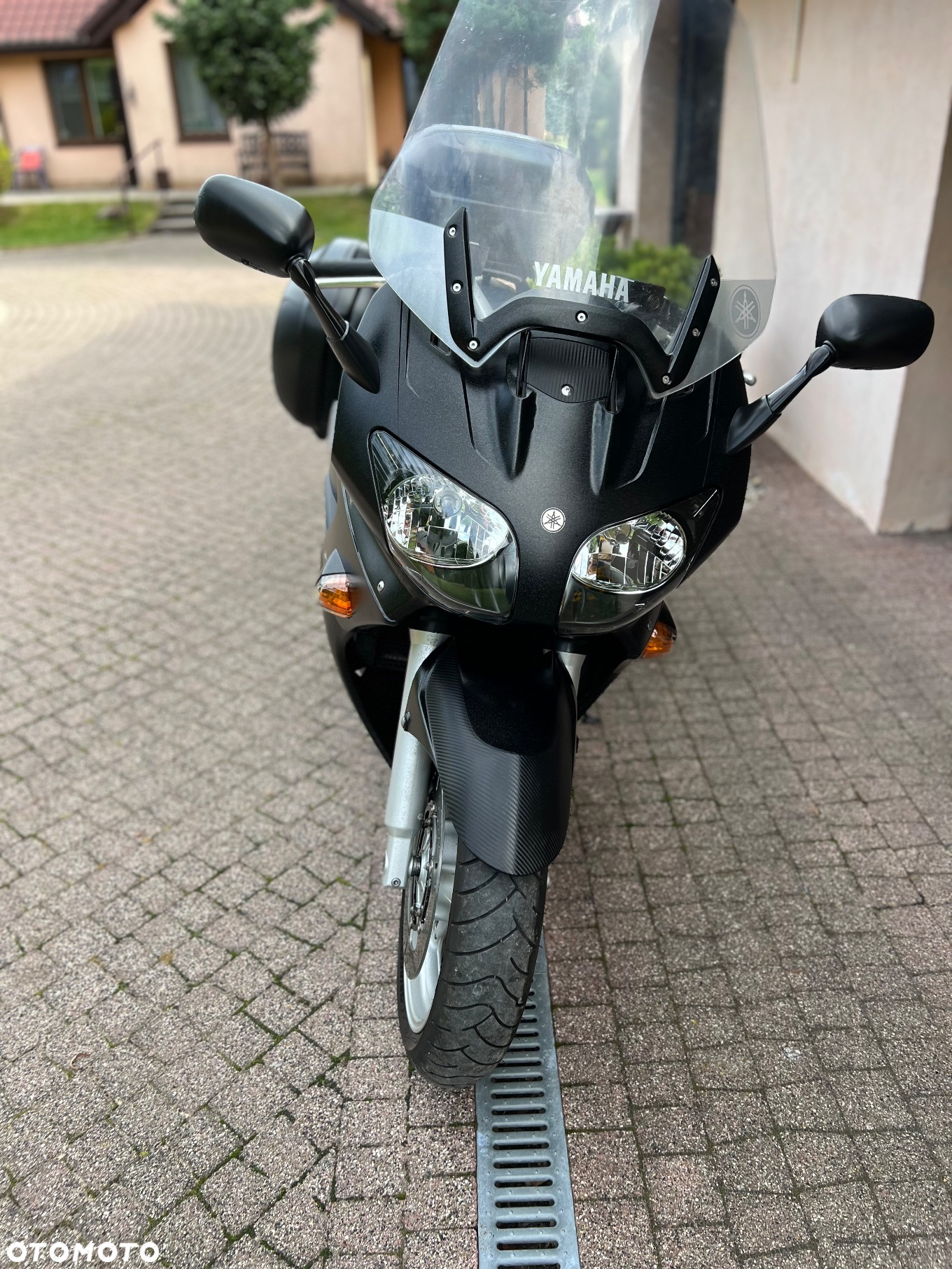 Yamaha FJR - 10