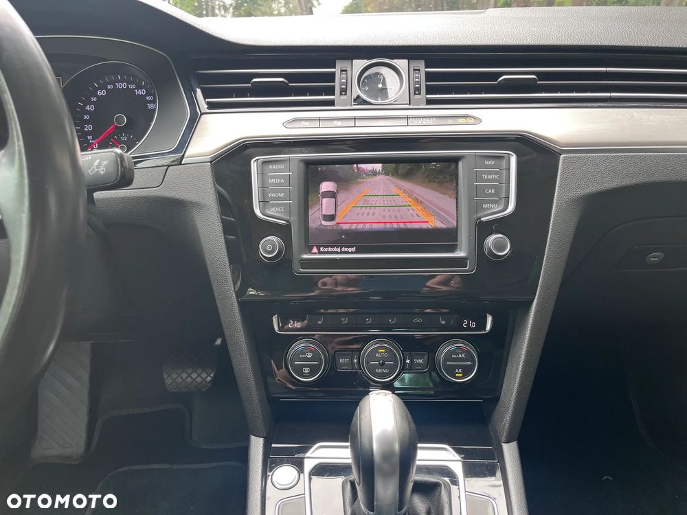 Volkswagen Passat 1.6 TDI (BlueMotion Technology) DSG Comfortline - 9