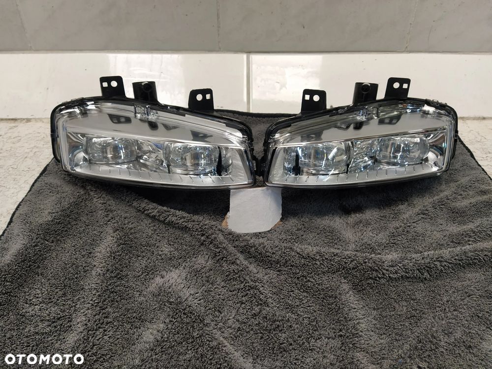 RANGE ROVER EVOQUE L538 HALOGEN PRZECIWMGIELNY LEWY PRAWY JASNY ŚRODEK - 2