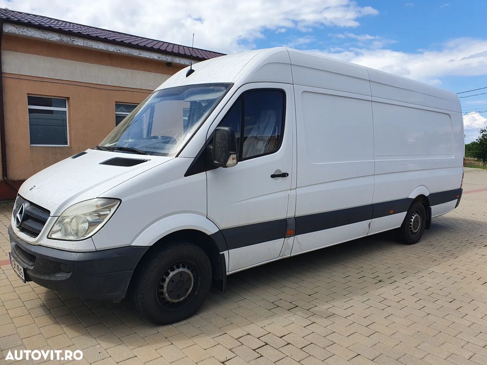 Mercedes-Benz Sprinter - 2