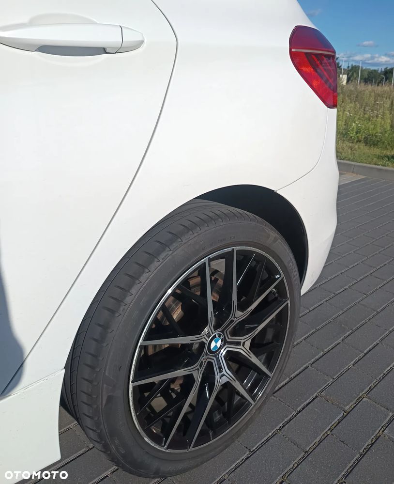 BMW Seria 2 218d - 9