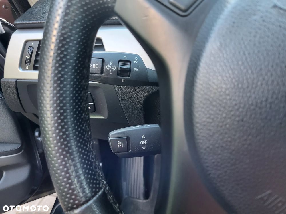 BMW Seria 3 325xi - 15