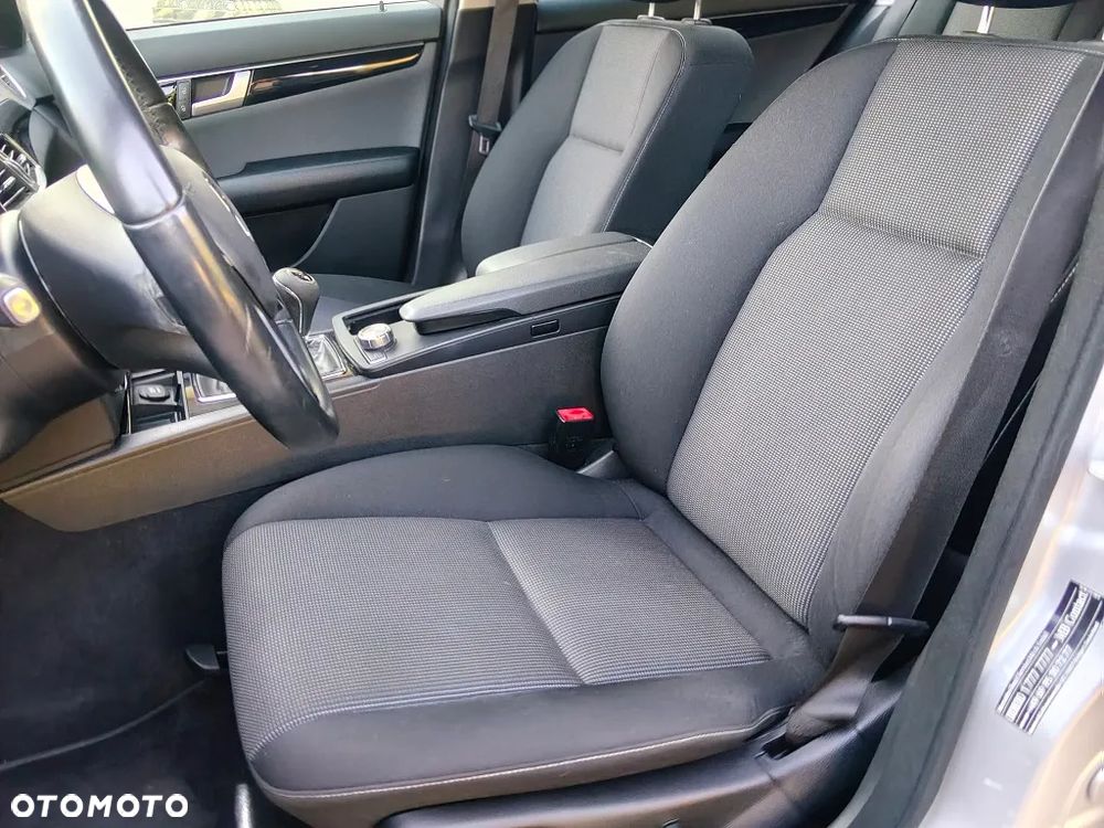 Mercedes-Benz Klasa C 220 CDI DPF (BlueEFFICIENCY) Elegance - 5