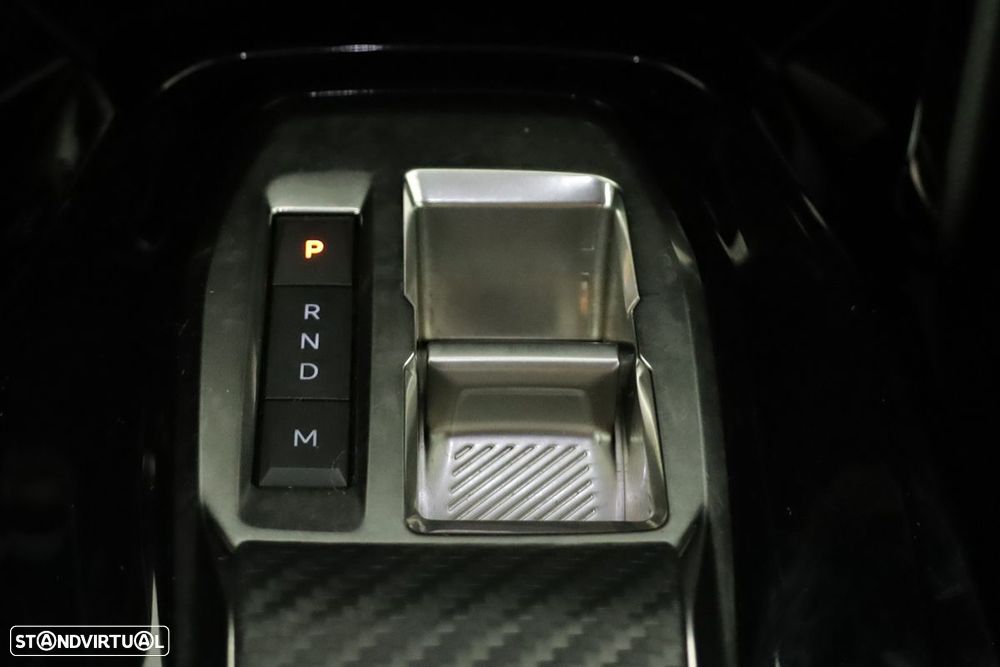 Peugeot 2008 1.2 PureTech Allure EAT8 - 14