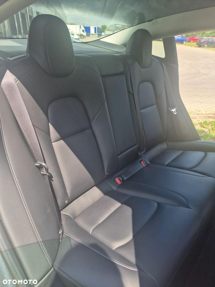 Tesla Model 3 - 10
