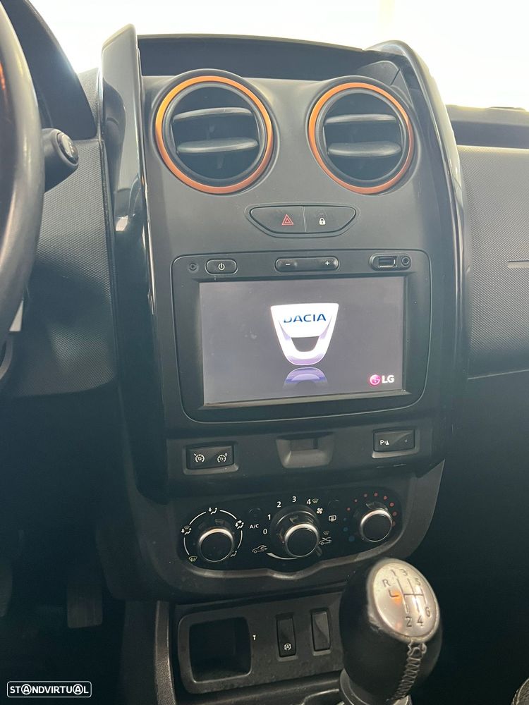 Dacia Duster 1.2 TCe SL Explorer - 12