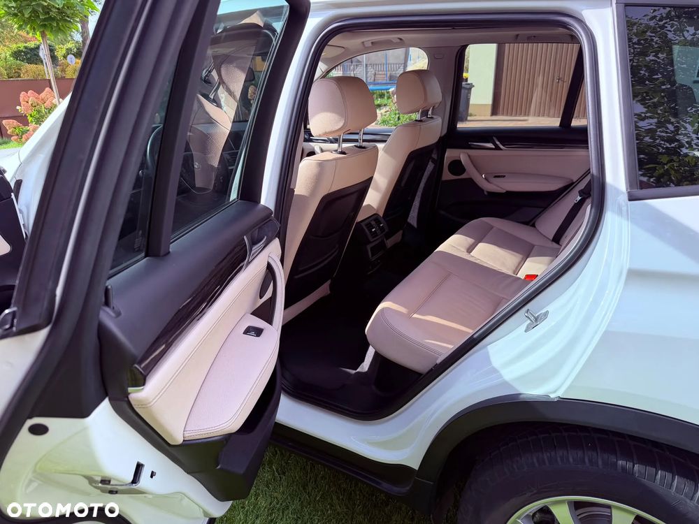 BMW X3 xDrive28i Advantage sport - 24