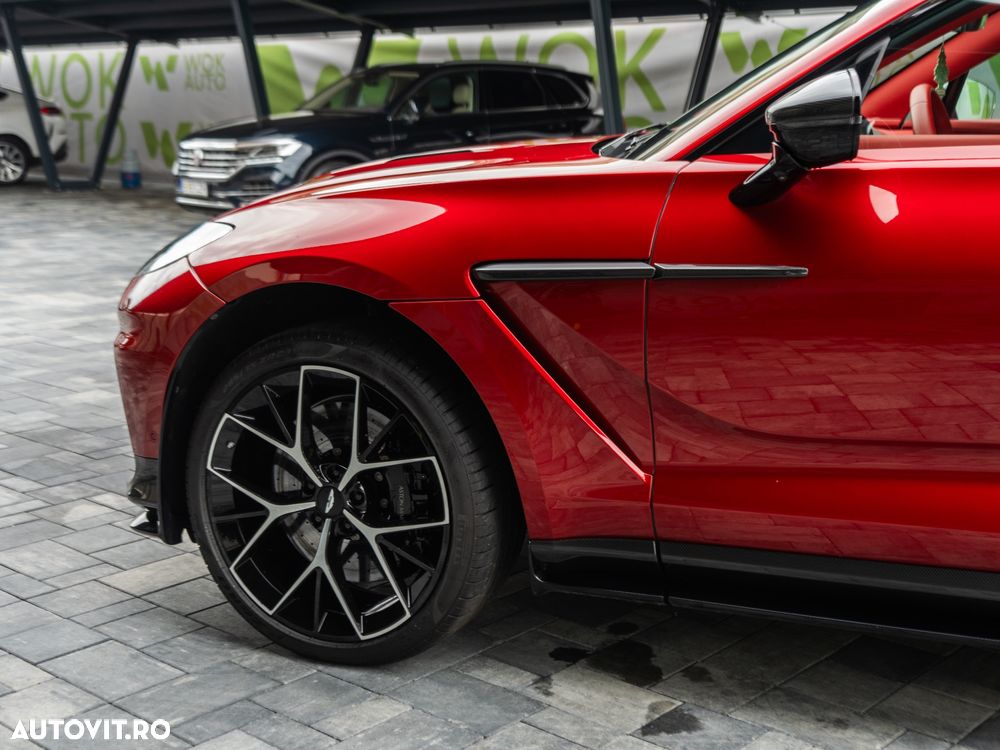 Aston Martin DBX - 14
