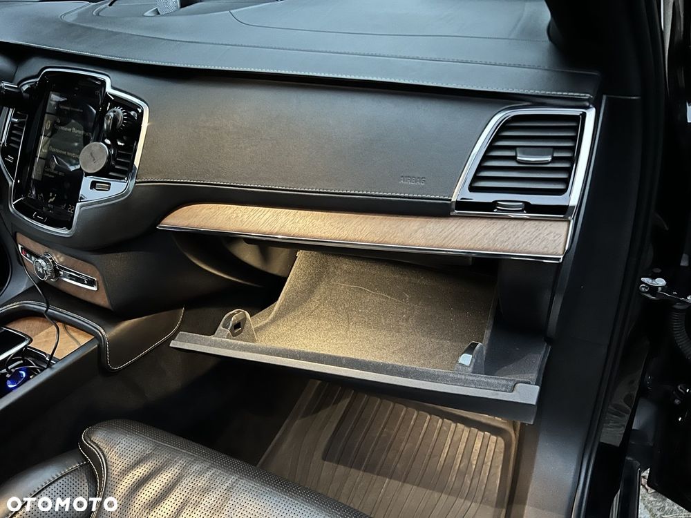 Volvo XC 90 - 21