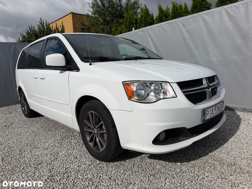 Dodge Caravan - 4