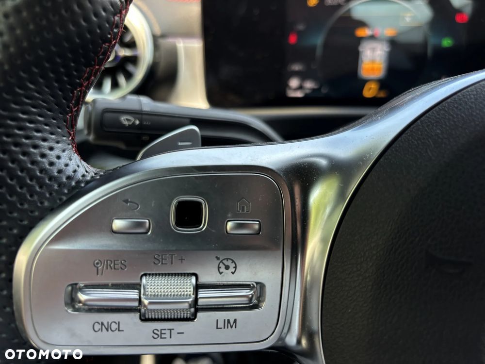 Mercedes-Benz CLA 200 AMG Line 7G-DCT - 9