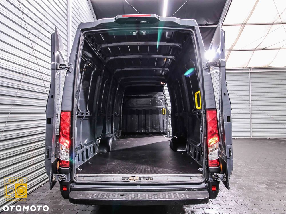 Iveco DAILY 35S18 FURGON MAX + 3,0D + AUTOMAT - 12